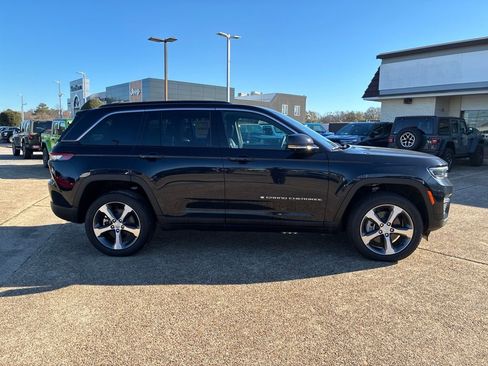 New 2024 Jeep Grand Cherokee Limited 4xe w/ Luxury Tech Group II AWD/4WD image 12