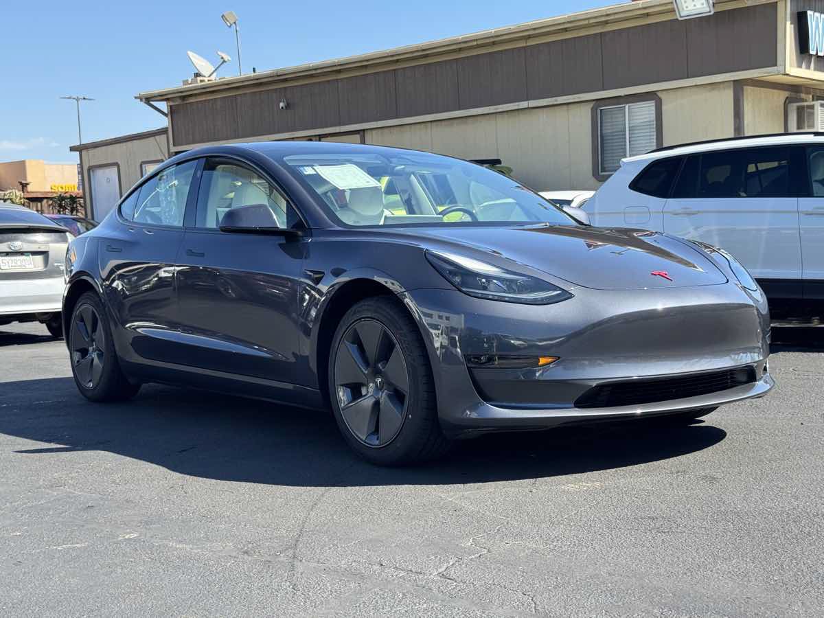 Used 2023 Tesla Model 3 Standard Range RWD image 5