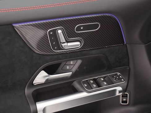 New 2025 Mercedes-Benz GLB 35 AMG 4MATIC image 19