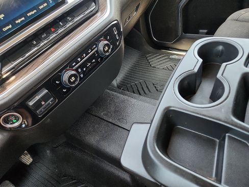 Used 2025 Chevrolet Silverado 2500 LT AWD/4WD image 20