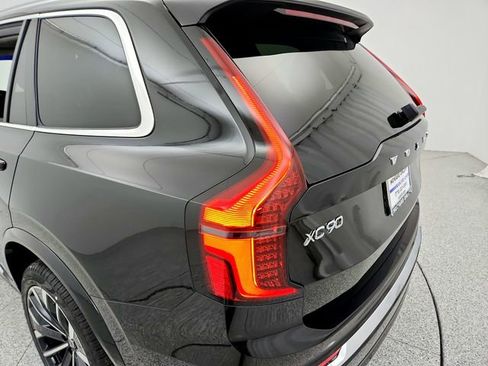 New 2026 Volvo XC90 B5 Core image 28