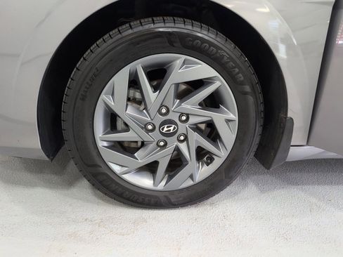 Certified 2024 Hyundai Elantra SEL image 28