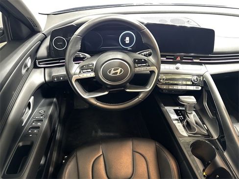 Used 2024 Hyundai Elantra Limited image 15