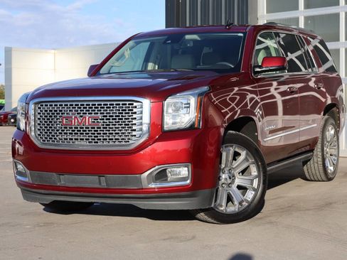 Used 2017 GMC Yukon Denali w/ Open Road Package image 3
