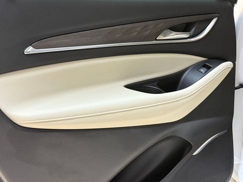 Used 2023 Buick Enclave Avenir image 38