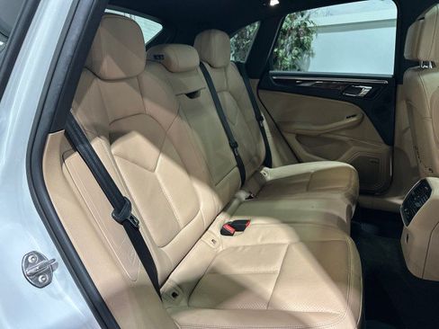 Used 2019 Porsche Macan AWD/4WD image 52