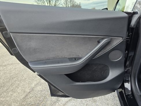 Used 2024 Tesla Model Y Long Range image 33