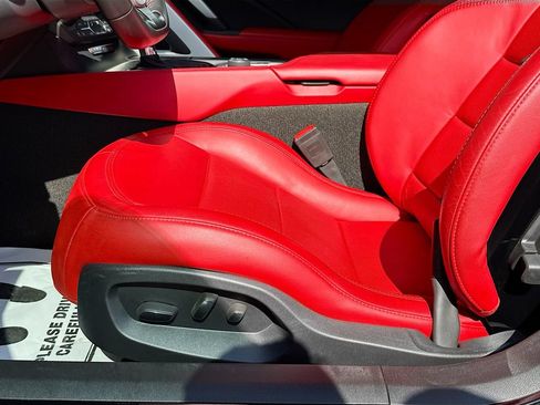 Used 2015 Chevrolet Corvette Z06 w/ 3LZ Preferred Equipment Group RWD image 21
