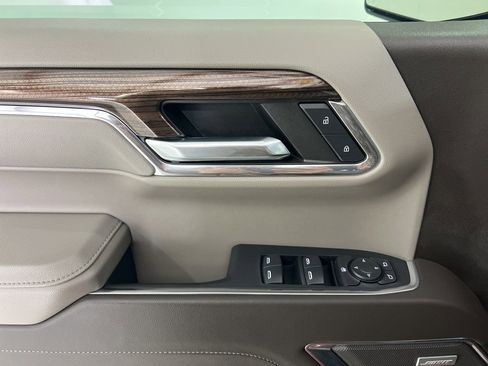 Used 2024 Chevrolet Silverado 1500 LT Trail Boss w/ Convenience Package II image 21