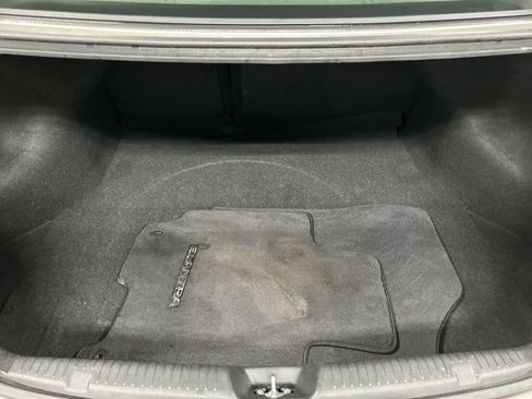 Used 2014 Hyundai Elantra SE FWD image 20