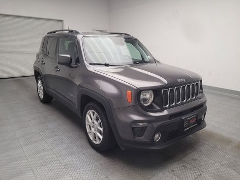 Used 2020 Jeep Renegade Latitude FWD image 13