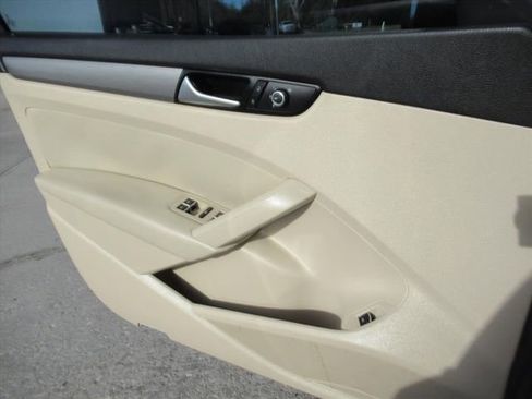 Used 2014 Volkswagen Passat 1.8T SE image 26