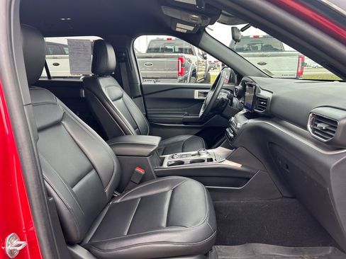 Used 2020 Ford Explorer XLT w/ Equipment Group 202A image 21