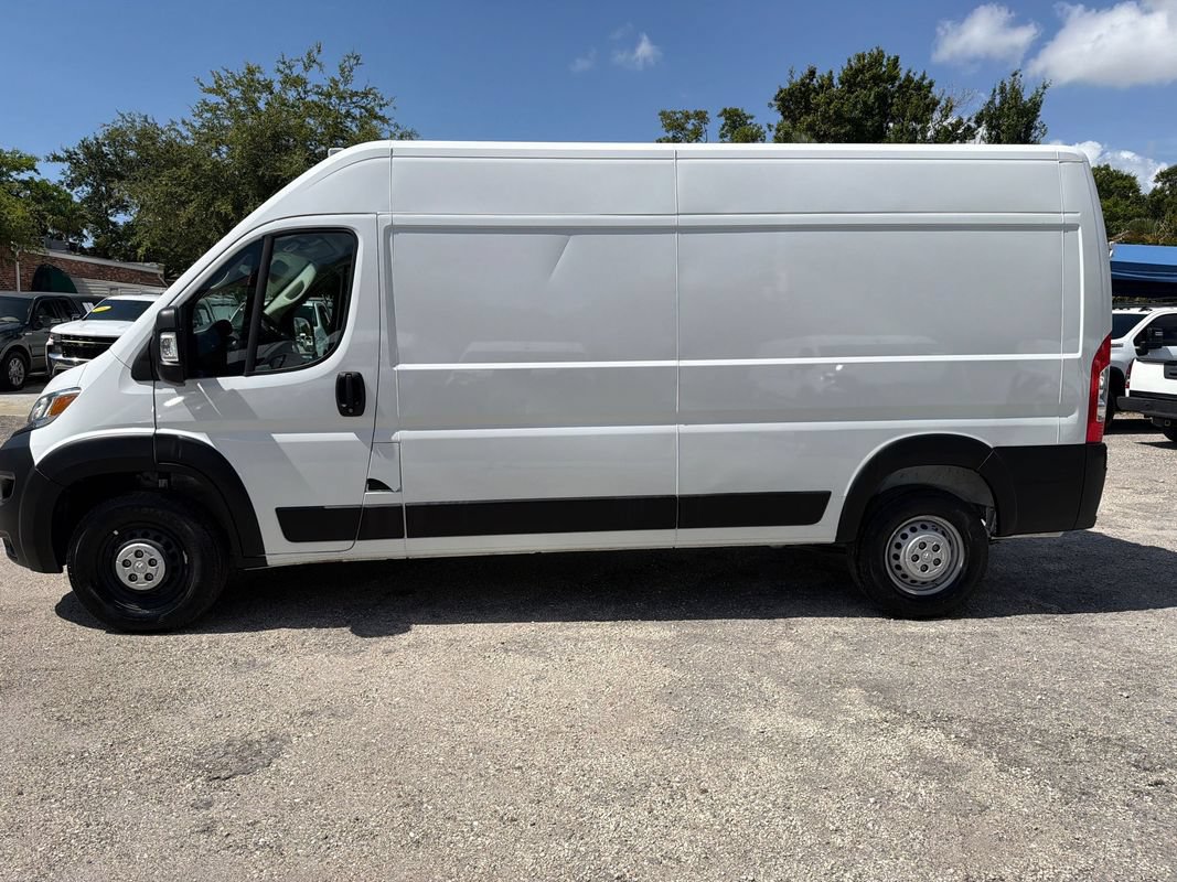 Used 2025 RAM ProMaster 2500 w/ Convenience Group FWD image 3