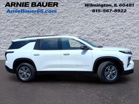 Used 2025 Chevrolet Traverse LT AWD/4WD image 4