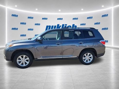 Used 2012 Toyota Highlander 4WD w/ Tech Pkg image 2