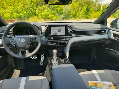 Used 2026 Toyota Camry SE w/ Convenience Package AWD/4WD image 18