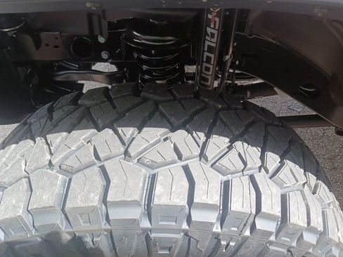 New 2025 Jeep Gladiator Sport image 17