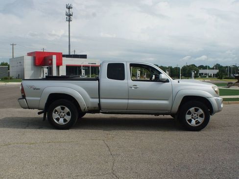 Used 2009 Toyota Tacoma PreRunner RWD image 14