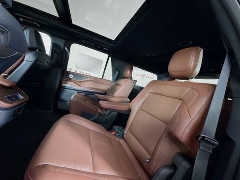 New 2026 Lincoln Navigator Reserve AWD/4WD image 26