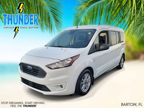Used 2022 Ford Transit Connect XLT image 2