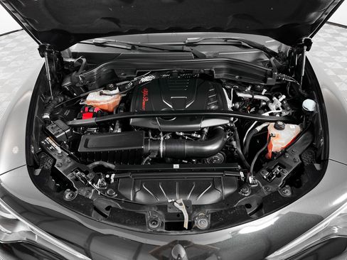 Used 2020 Alfa Romeo Stelvio Ti w/ Active Blind Spot Package image 31