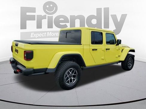 Used 2024 Jeep Gladiator Rubicon AWD/4WD image 8