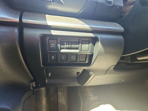 Used 2020 Subaru Crosstrek 2.0i Limited w/ Moonroof Package w/Navigation image 17