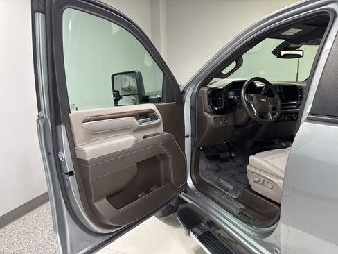 Used 2026 Chevrolet Silverado 3500 LT w/ All Star Edition AWD/4WD image 10