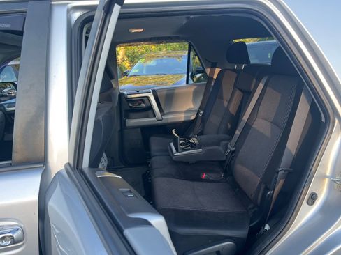 Used 2013 Toyota 4Runner SR5 w/ Convenience Pkg image 15