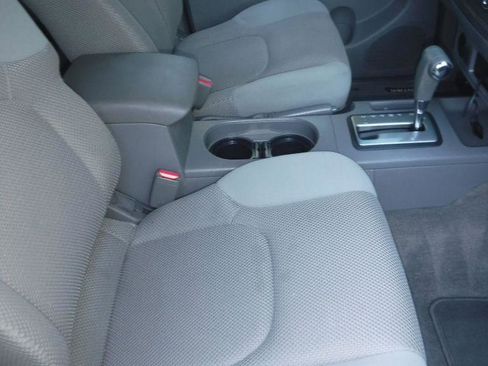 Used 2009 Nissan Frontier SE w/ SE Value Truck Pkg image 28