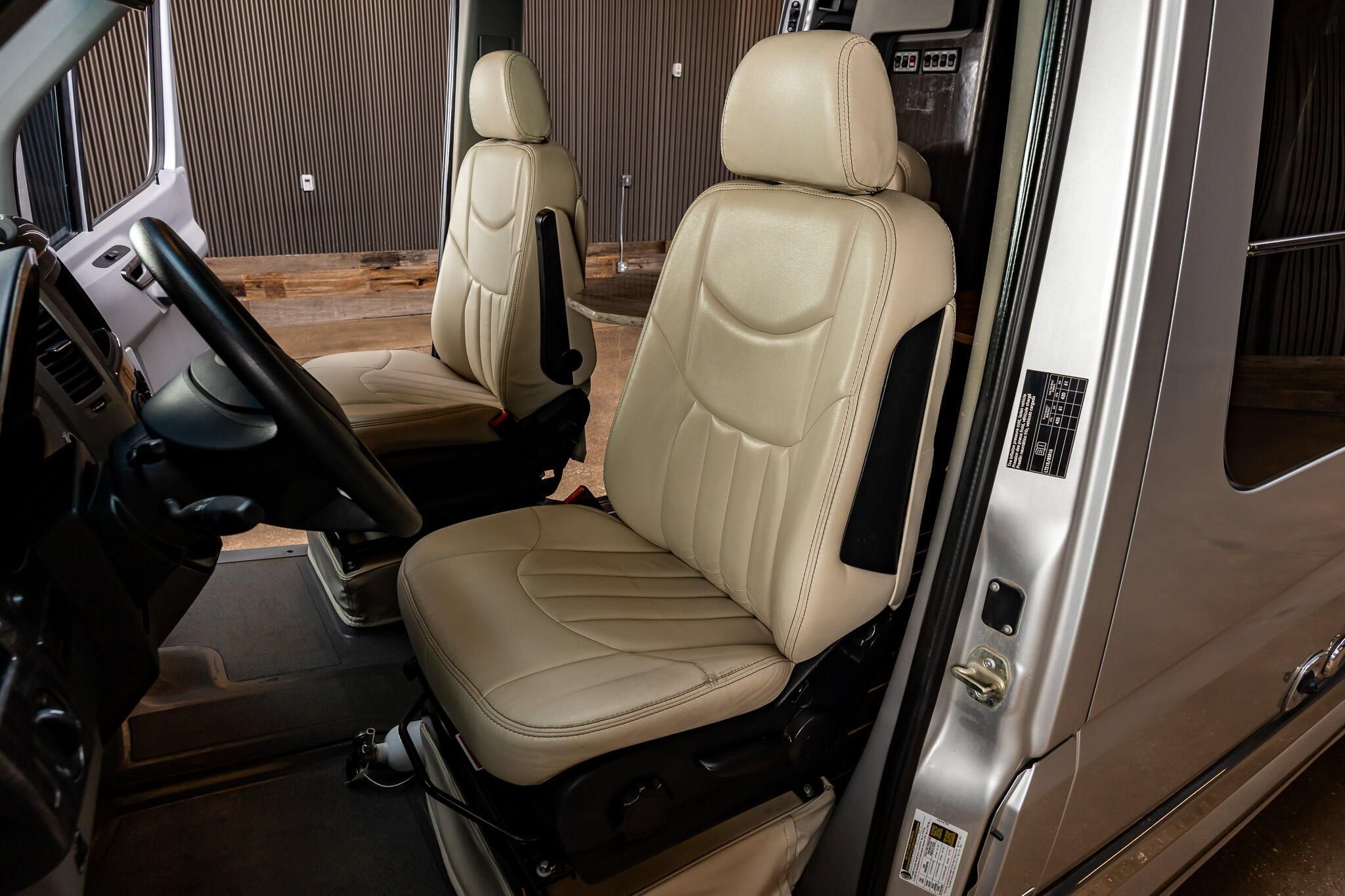Used 2015 Mercedes-Benz Sprinter 3500 image 23