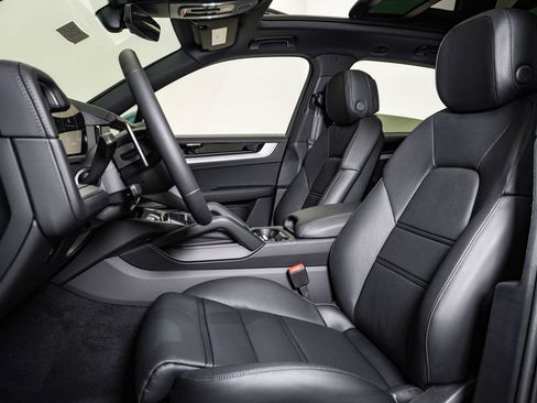 New 2026 Porsche Cayenne S AWD/4WD image 5