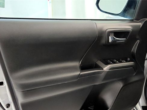 Certified 2023 Toyota Tacoma 4x4 Double Cab image 36