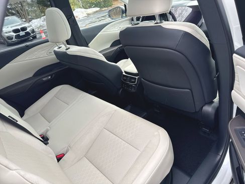 Used 2024 Lexus RX 450h AWD w/ Convenience Package image 32