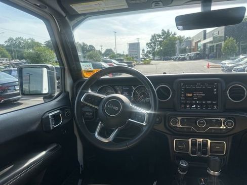 Used 2018 Jeep Wrangler Unlimited Sahara w/ Dual Top Group AWD/4WD image 14