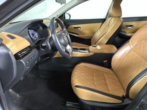 Used 2020 Nissan Sentra SV w/ SV Premium Package FWD image 11