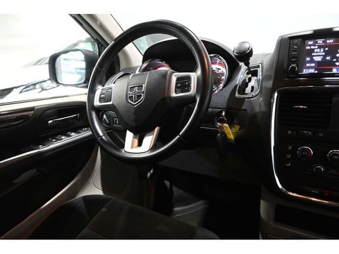 Used 2017 Dodge Grand Caravan SE w/ Power Window Group FWD image 24