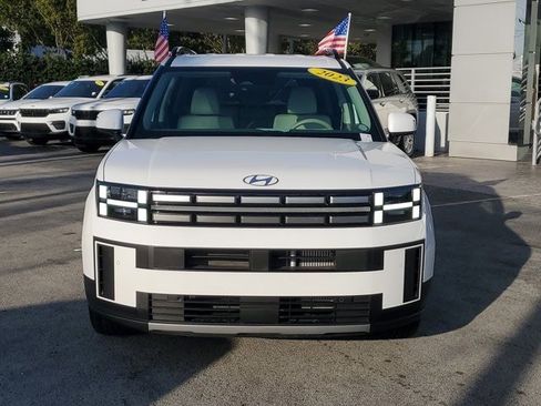 Used 2025 Hyundai Santa Fe SEL image 2