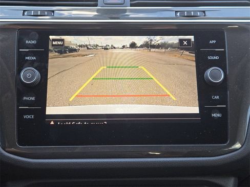 Used 2019 Volkswagen Tiguan SE image 19