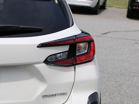 Used 2024 Subaru Crosstrek 2.0i Premium AWD/4WD image 7