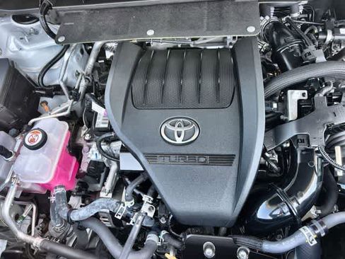 Used 2023 Toyota Highlander XSE image 10