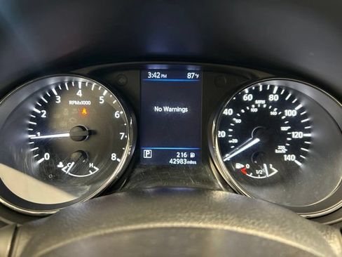 Used 2020 Nissan Rogue SV AWD/4WD image 24