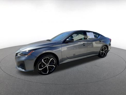 Used 2025 Nissan Altima 2.5 SR image 8