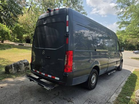 Used 2019 Mercedes-Benz Sprinter 170 image 3