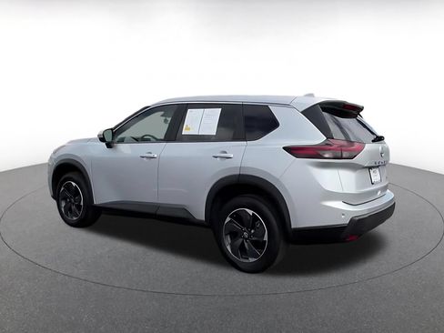Used 2025 Nissan Rogue SV FWD image 10