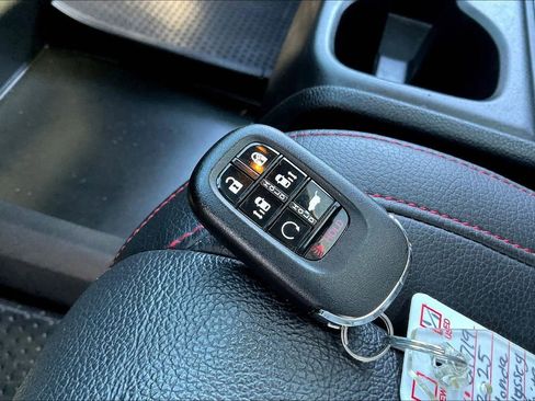 Used 2025 Honda Odyssey Sport-L image 10