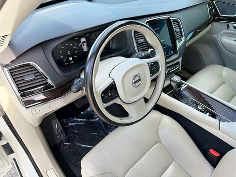Used 2018 Volvo XC90 T6 Momentum w/ Convenience Package image 27