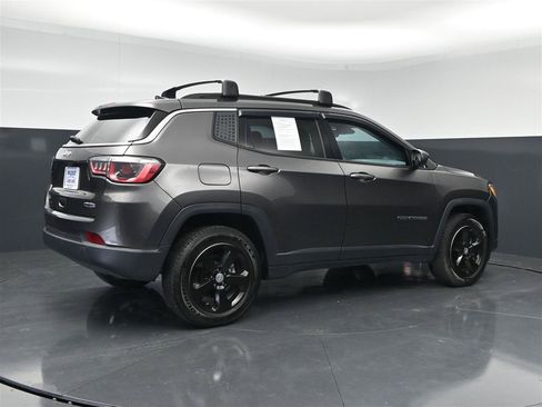 Used 2019 Jeep Compass Latitude AWD/4WD image 5