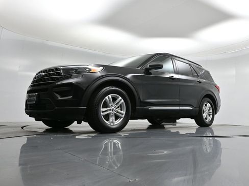 Certified 2022 Ford Explorer XLT image 47